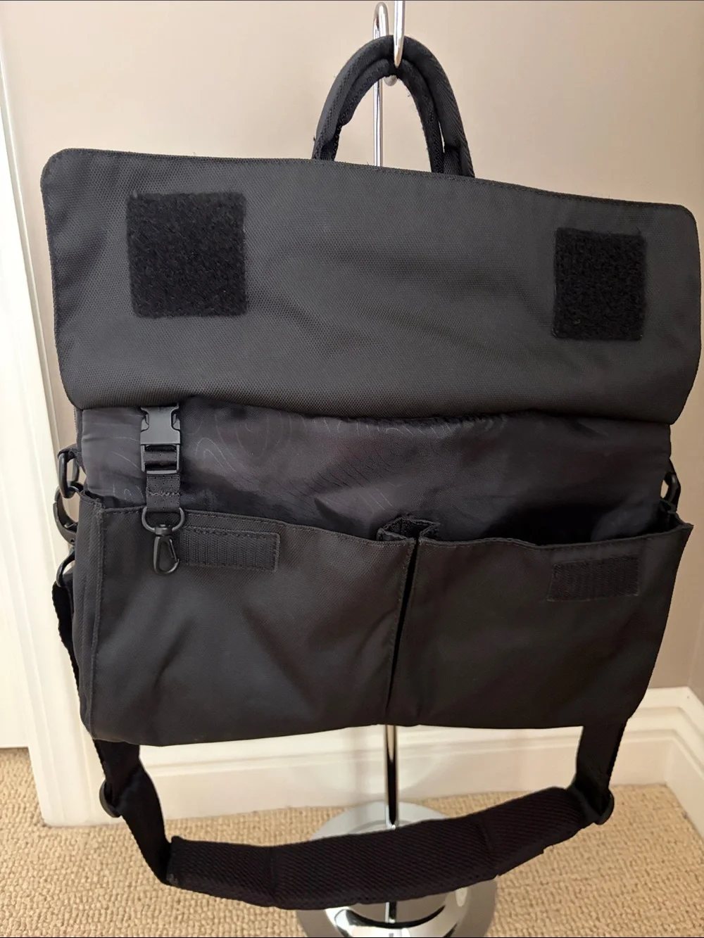 Incase Black Laptop Briefcase with Shoulder Strap